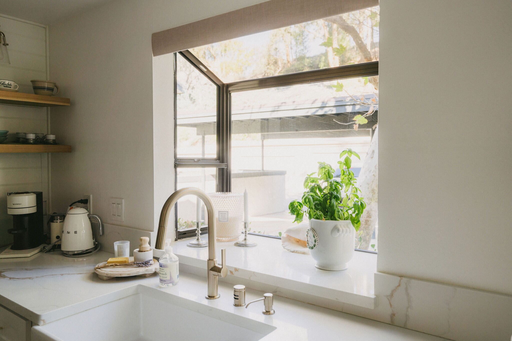 Building Photo - 5716 Skyview Way