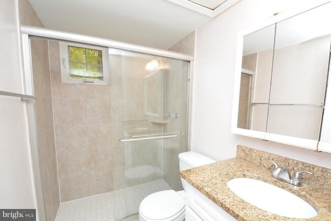 Building Photo - 5111 Gainsborough Dr