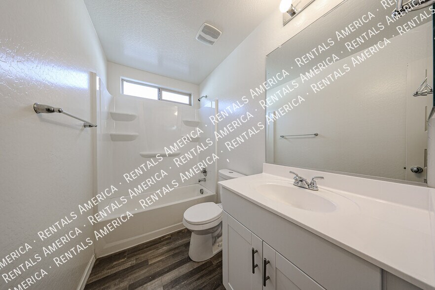 Building Photo - 932 Kachina Dr