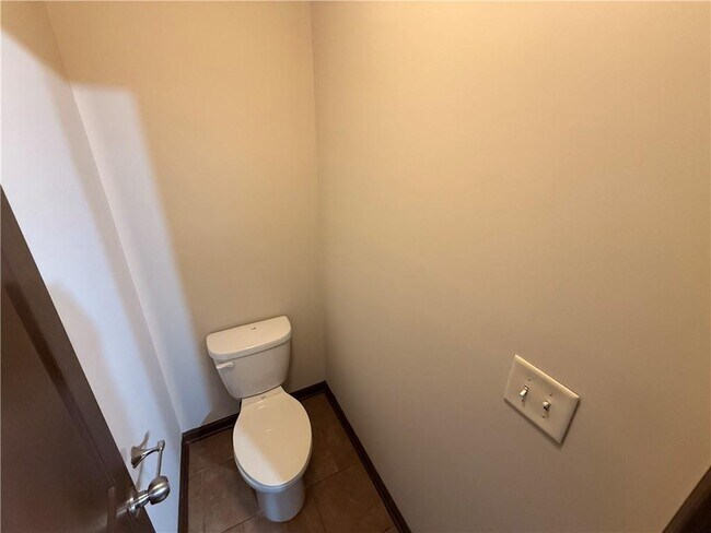 Building Photo - 1095 Township Cir