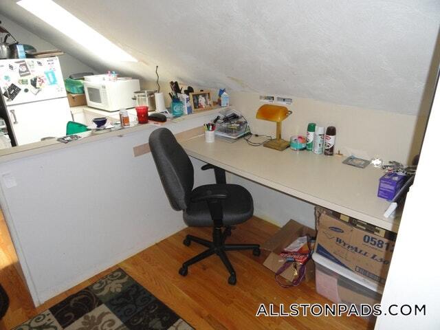 Building Photo - 8 Webley St