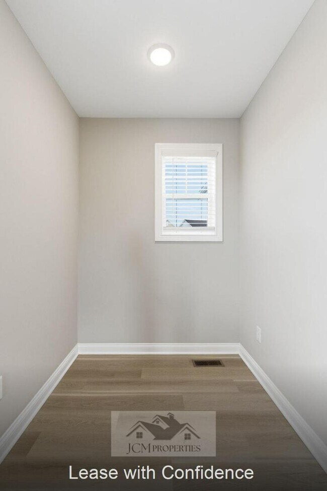 Building Photo - 113 Lambert Fld