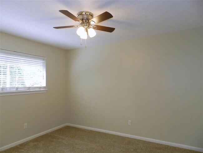 Building Photo - 9403 Oxted Ln