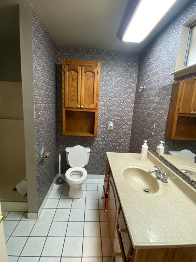 Building Photo - Charming 3BR House in Stockton