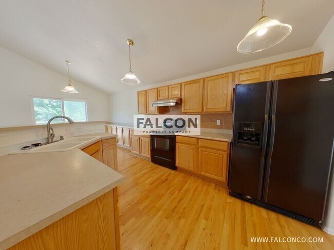 Building Photo - 6536 Graymont Dr