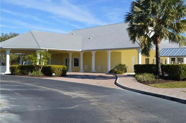 Building Photo - 2121 Heron Lake Dr