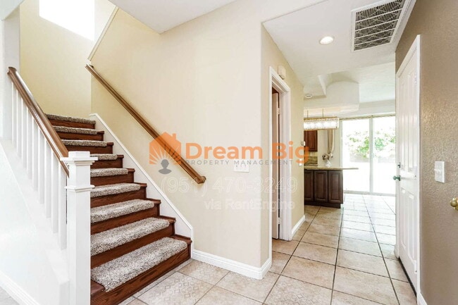 Building Photo - 30 Amberhill