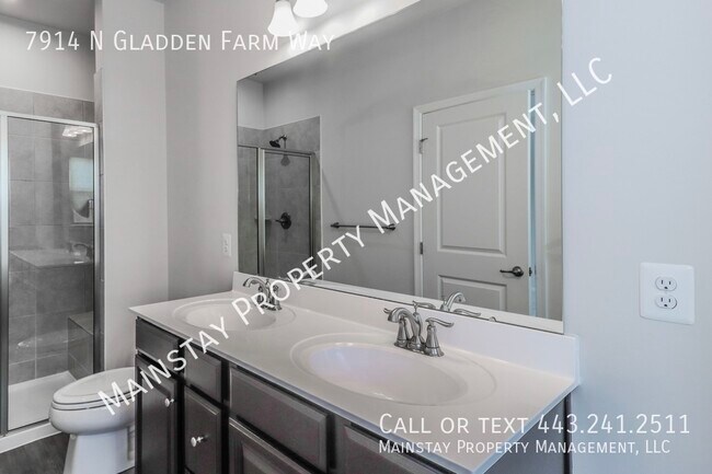 Building Photo - 7914 N Gladden Farm Way