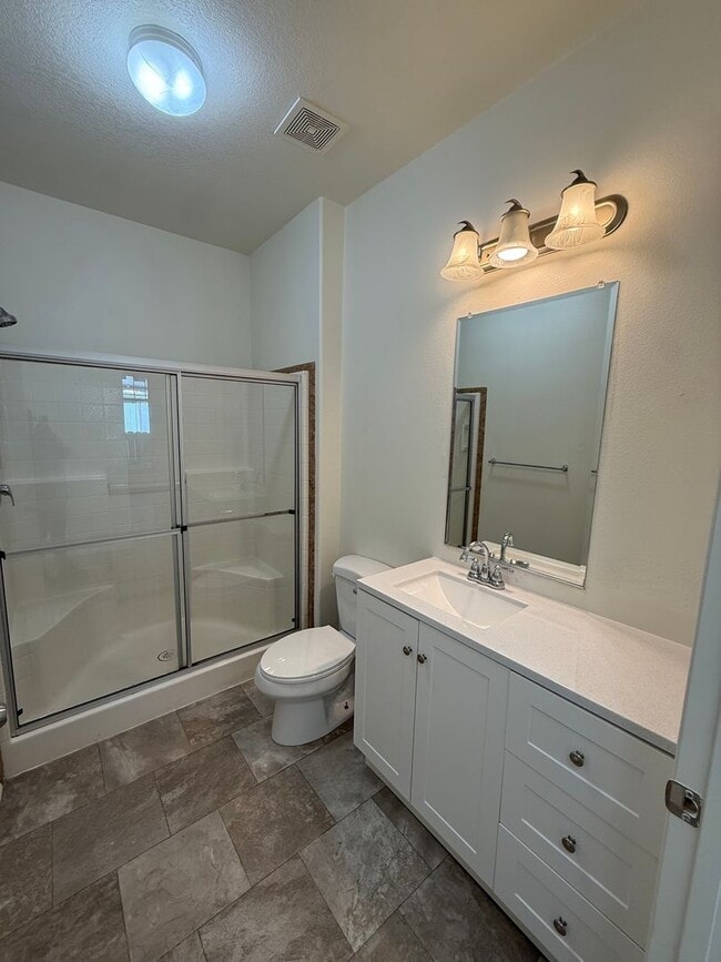 Building Photo - Newly Renovated 3 bed/2 bath manufactured home!