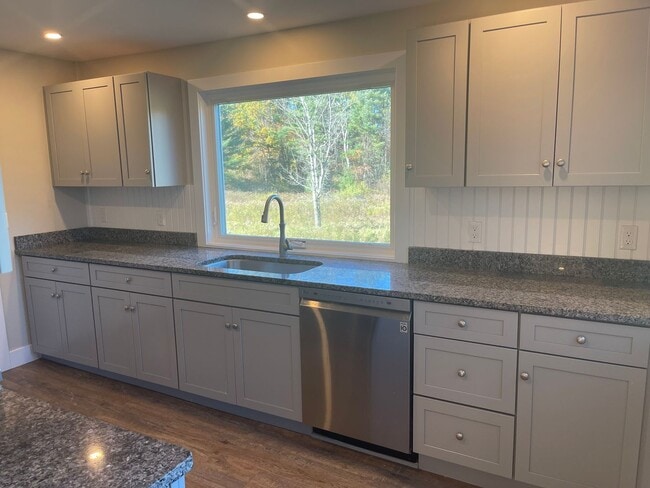 Building Photo - Private, tranquil Rental in Lenox, MA!