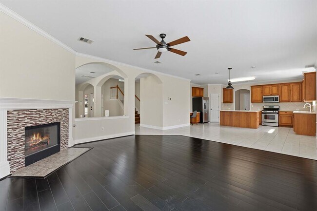 Building Photo - 2338 Brookhollow Terrace