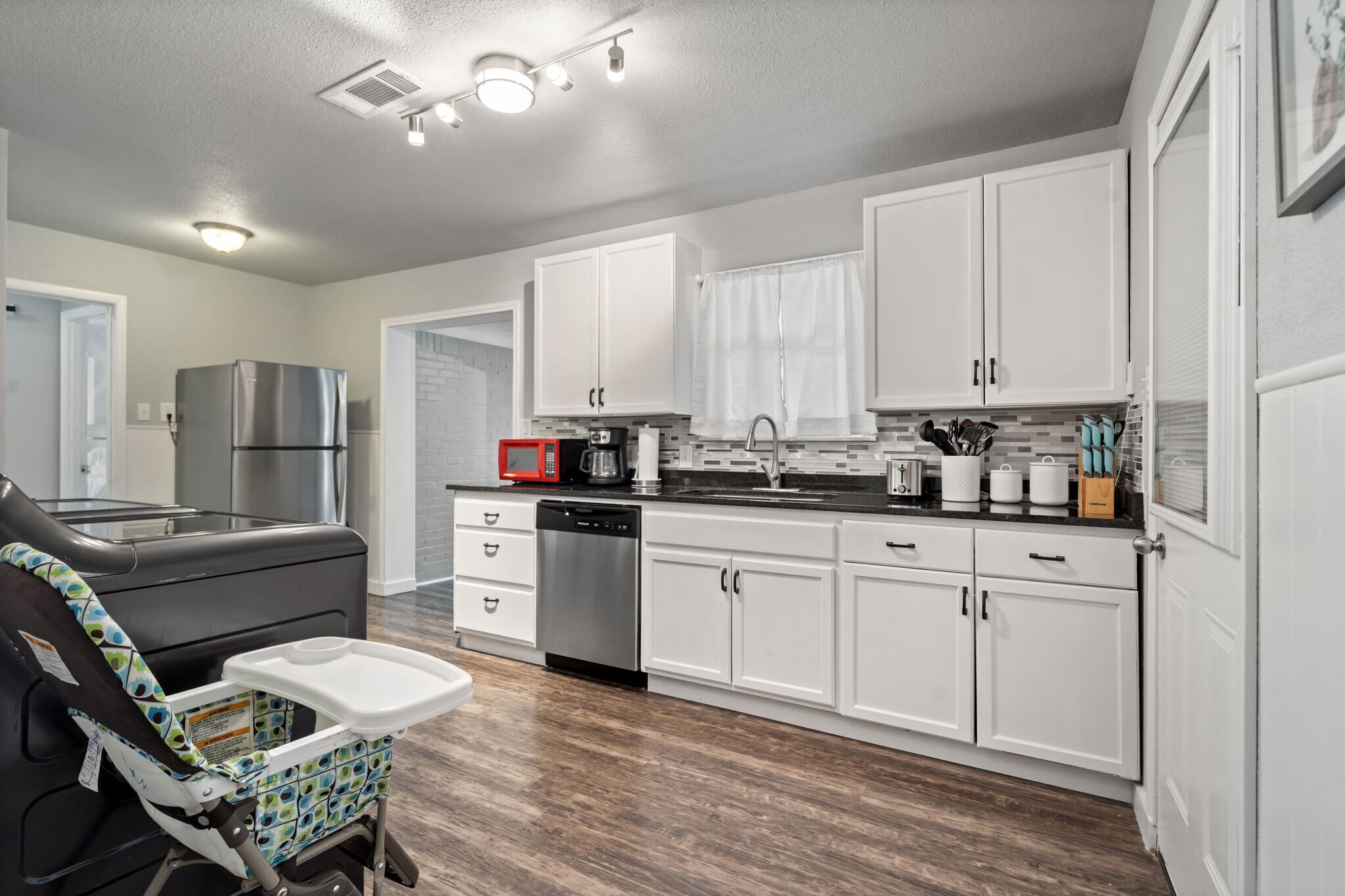 Building Photo - 6418 Onyx Dr N