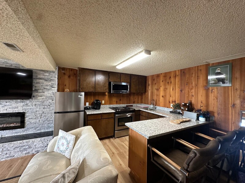Building Photo - 10709 Marine View Dr