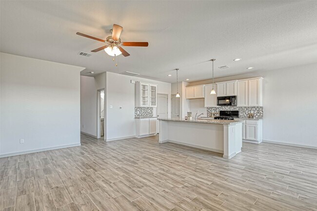 Building Photo - 7910 Cypress Country Dr