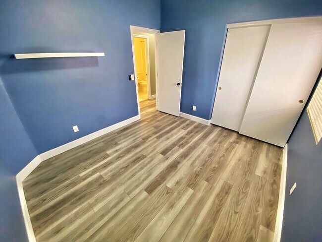 Building Photo - BEAUTIFUL 3 BEDROOM 2 FULL BATHS SINGLE ST...