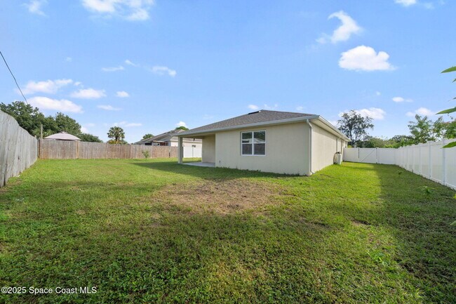 Building Photo - 434 Borraclough Ave