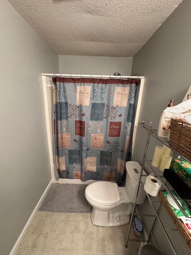 Building Photo - Beautiful 3 Bedroom 2 Bath Home Close to I-20.