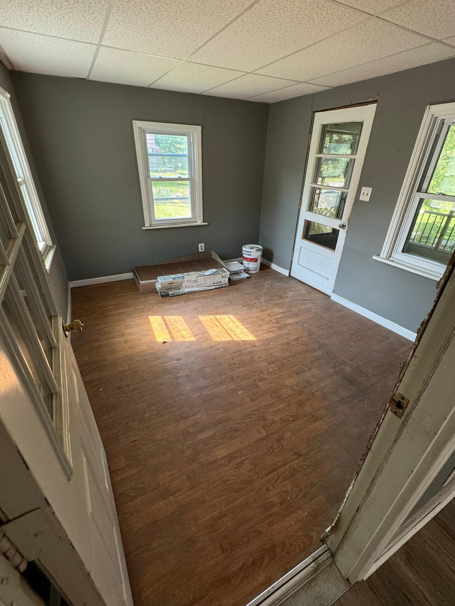 Back Porch Room - 803 E Street Rd