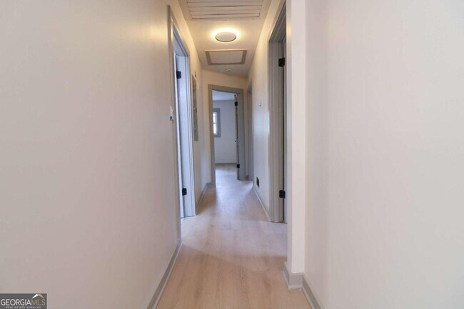 Building Photo - 4396 Greenleaf Cir SW