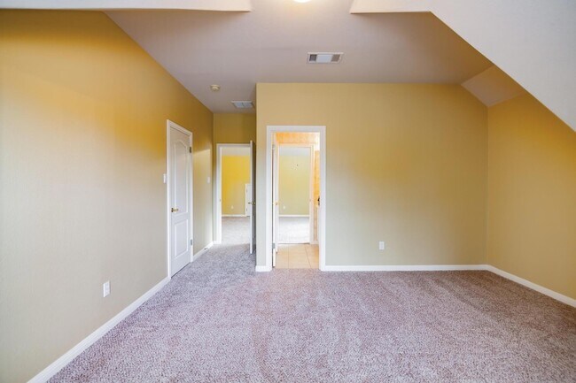 Building Photo - 2412 Arbor Dr