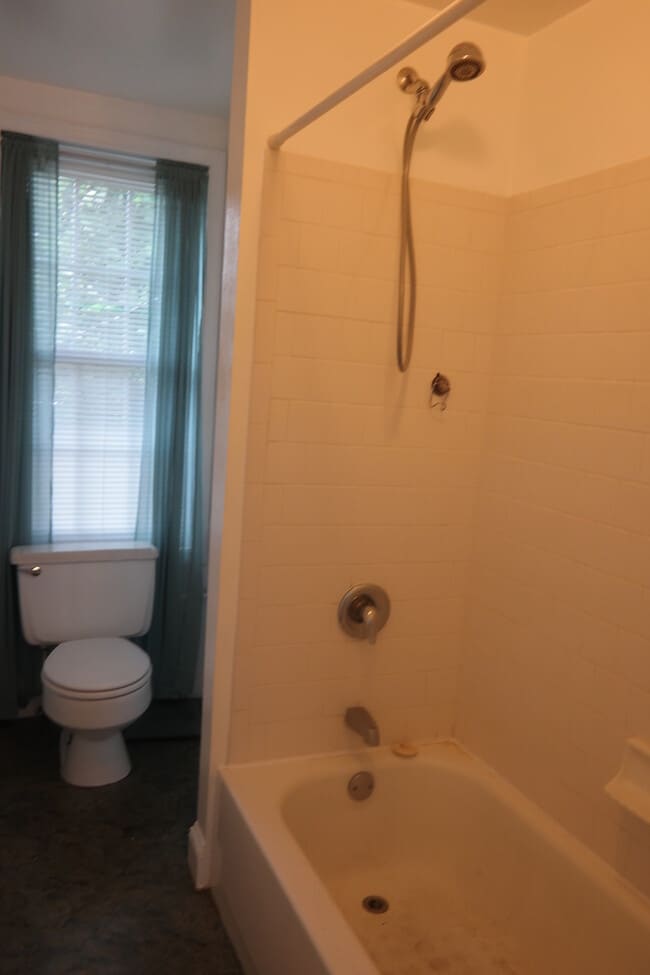 Building Photo - Charming 2 Bedroom/1 Bathroom Townhome in Woodberry, MD - Close to Light Rail!