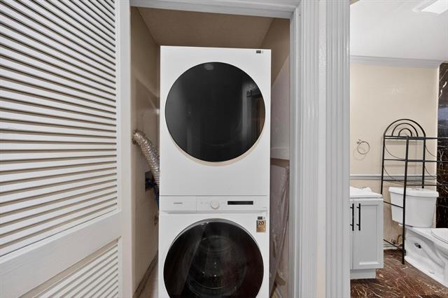 Building Photo - 3925 Brandon Park Dr