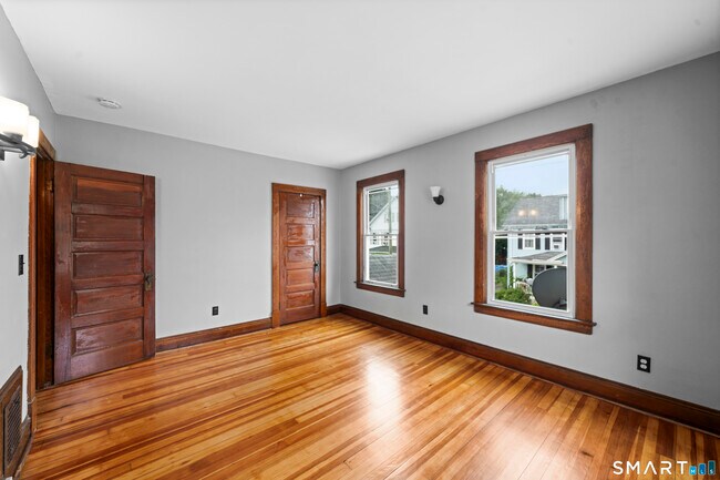 Building Photo - 44 Bigelow Ave