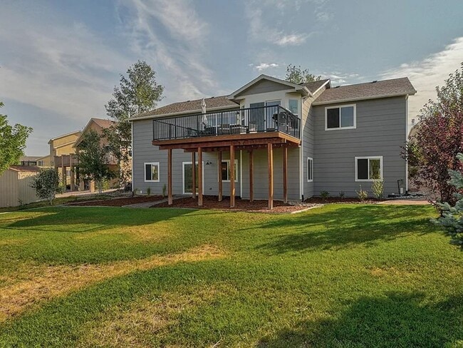 Building Photo - 15692 Paiute Cir