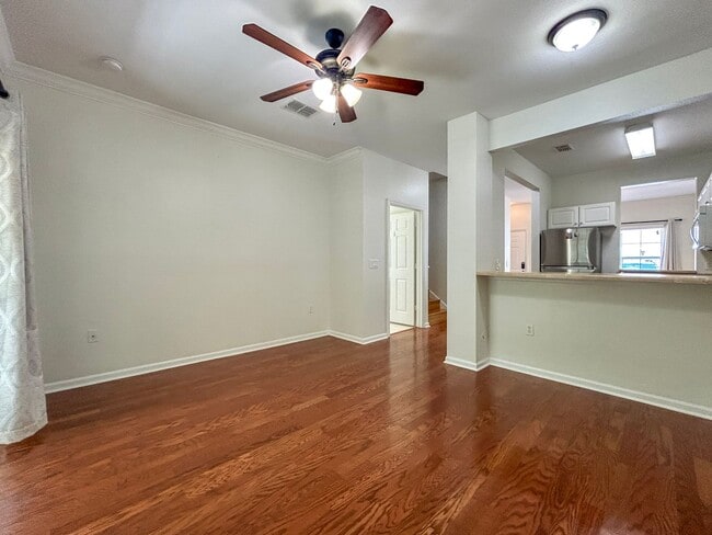 Building Photo - Beautiful 2/2.5 in Magnolia Place