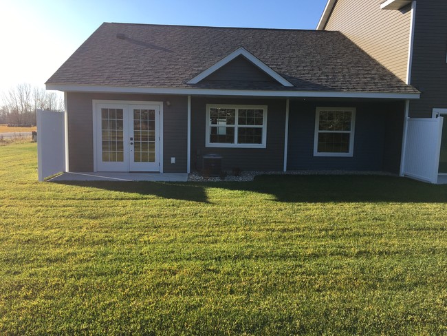 Primary Photo - River Pointe Townhomes