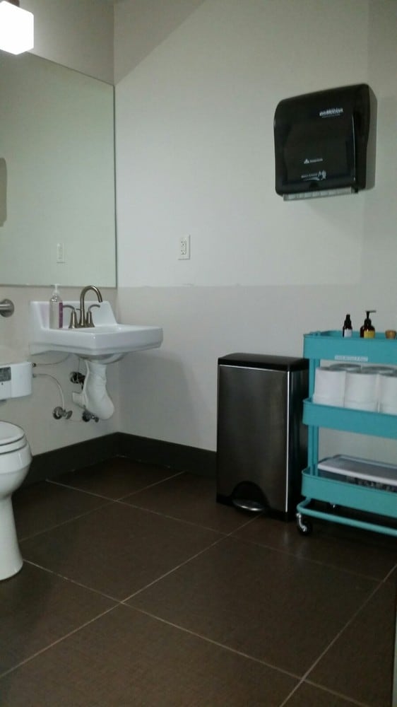 Building Photo - Tualatin Mews