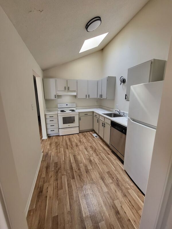 Building Photo - 3333 E 113th Terrace