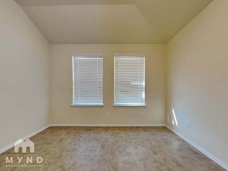 Building Photo - 20216 Boggy Ford Rd