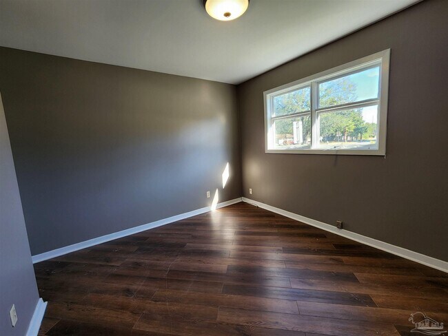 Building Photo - 3052 Creighton Rd