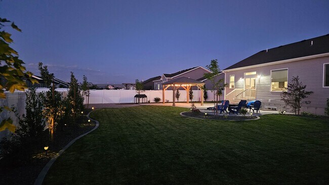 Building Photo - 3 Bed 2 Full Bath home