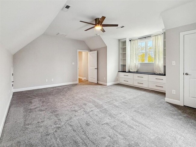 Building Photo - 3009 Ridge Dr