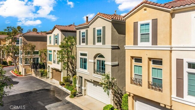 Building Photo - 205 Montana Del Lago Dr