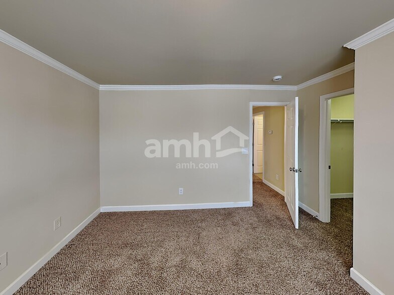 Building Photo - 2087 Lequire Ln