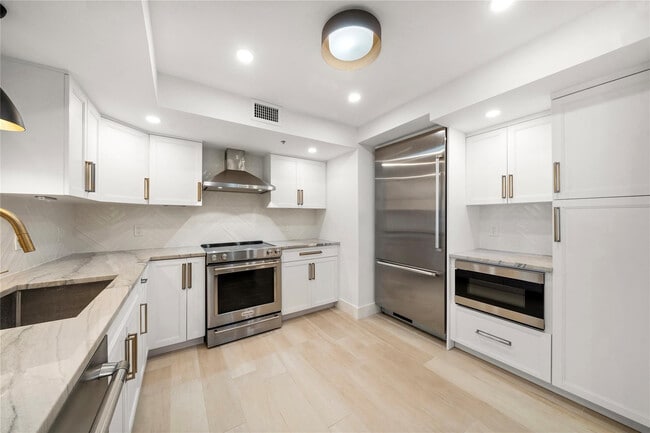 Building Photo - 1201 S Ocean Dr