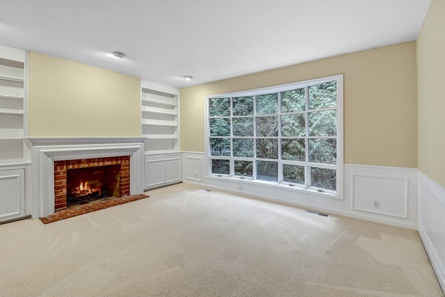 Building Photo - 3635 211th Pl NE