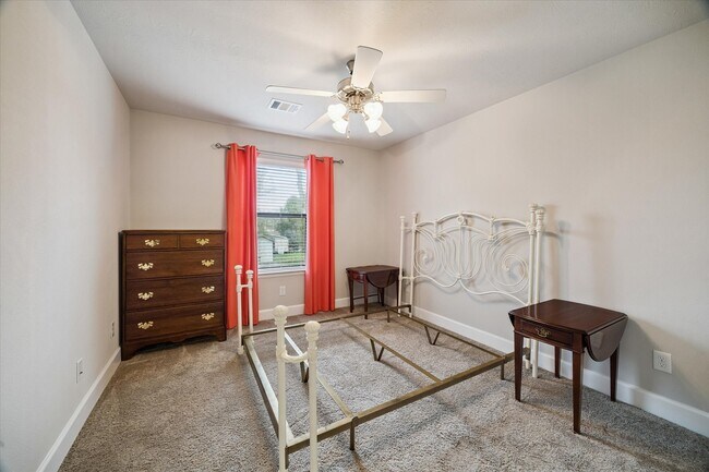 Building Photo - 1725 W 23rd St