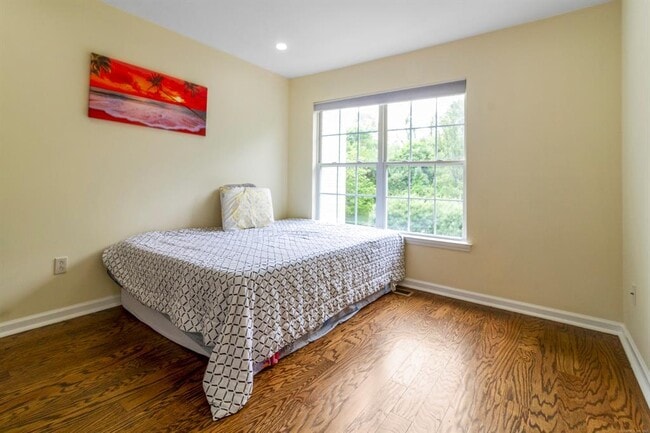 Building Photo - 3302 Eaton Ct