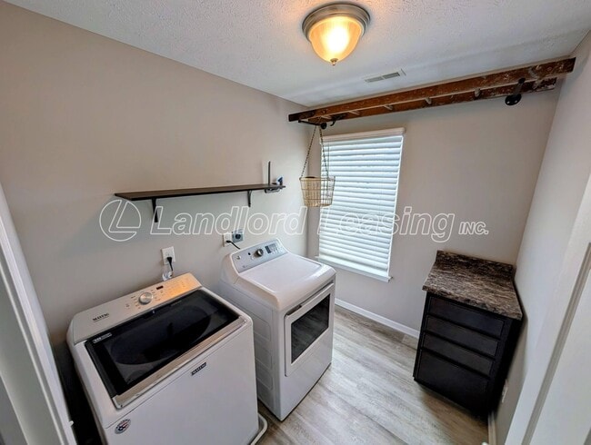 Building Photo - Stunning 5-Bedroom Home in Northpointe Estates with Finished Basement