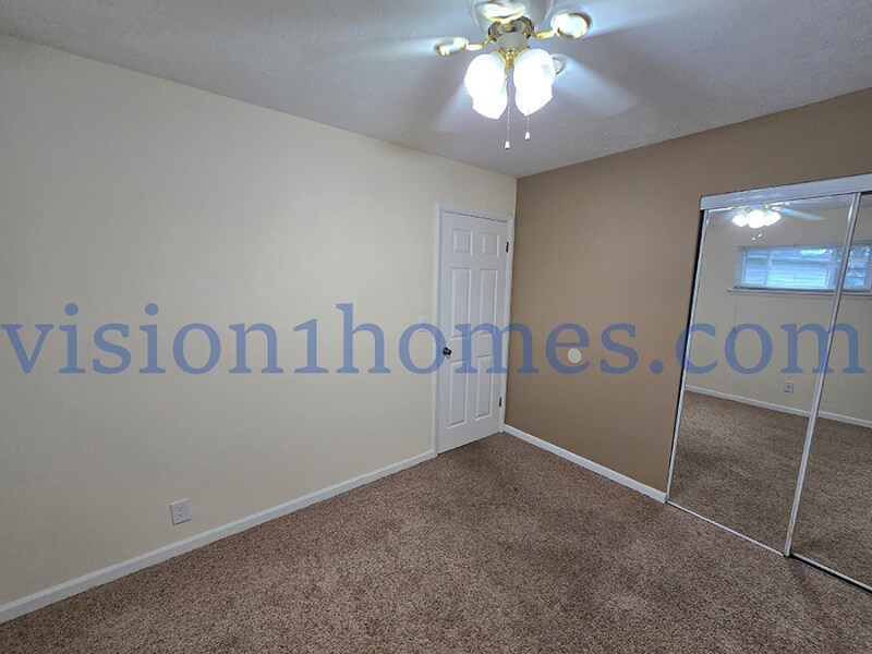 Building Photo - 433 Lewis Blvd