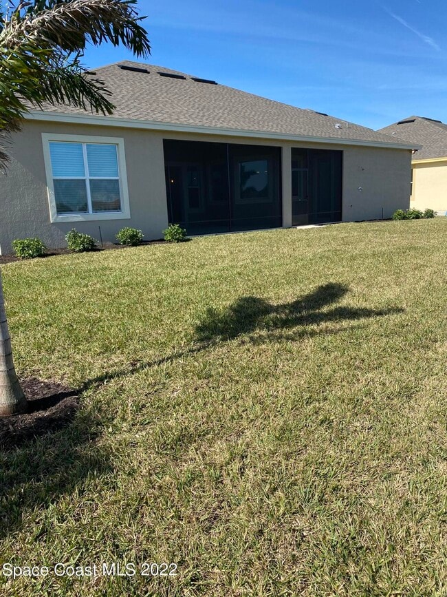 Building Photo - 8321 Paragrass Ave