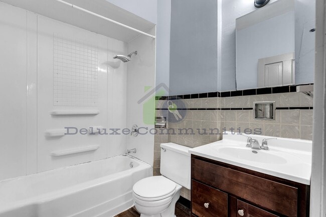 Building Photo - WEST SIDE! 2 Bedroom Single Family Home! JUST LISTED!