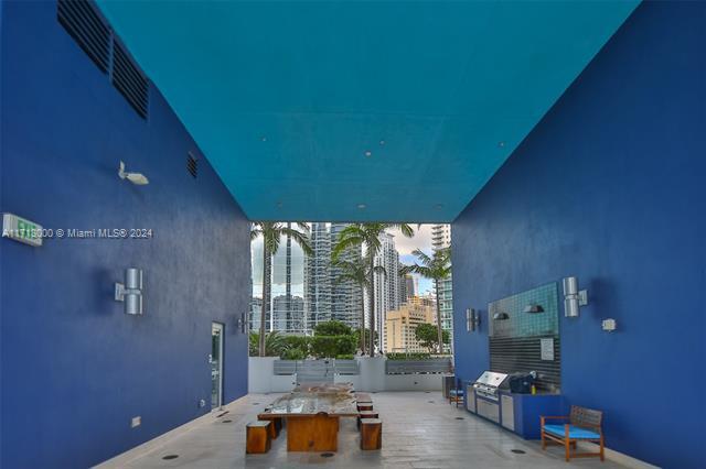 Building Photo - 1300 Brickell Bay Dr