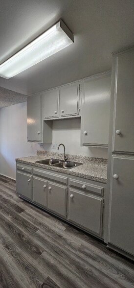 Building Photo - 10635 Colima Rd