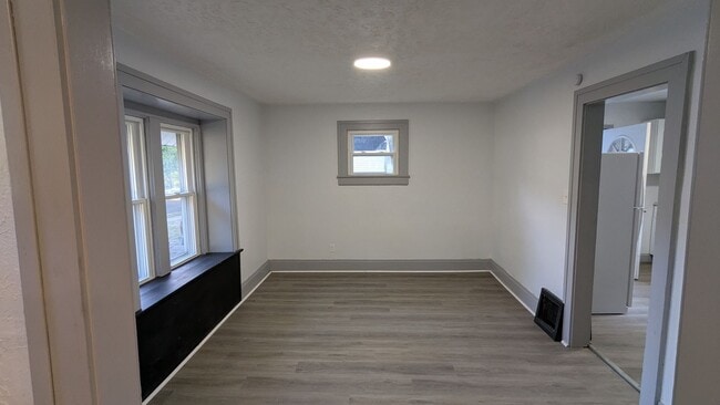 Building Photo - Welcome to this newly renovated gem locate...