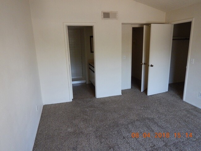 Building Photo - The Villages at Midvale Park 2/2 Condo with AC and all appliances